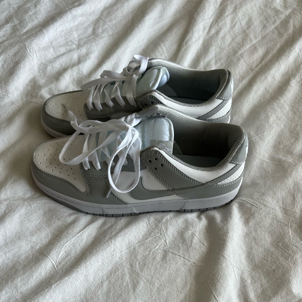 Nike low dunk gray/white